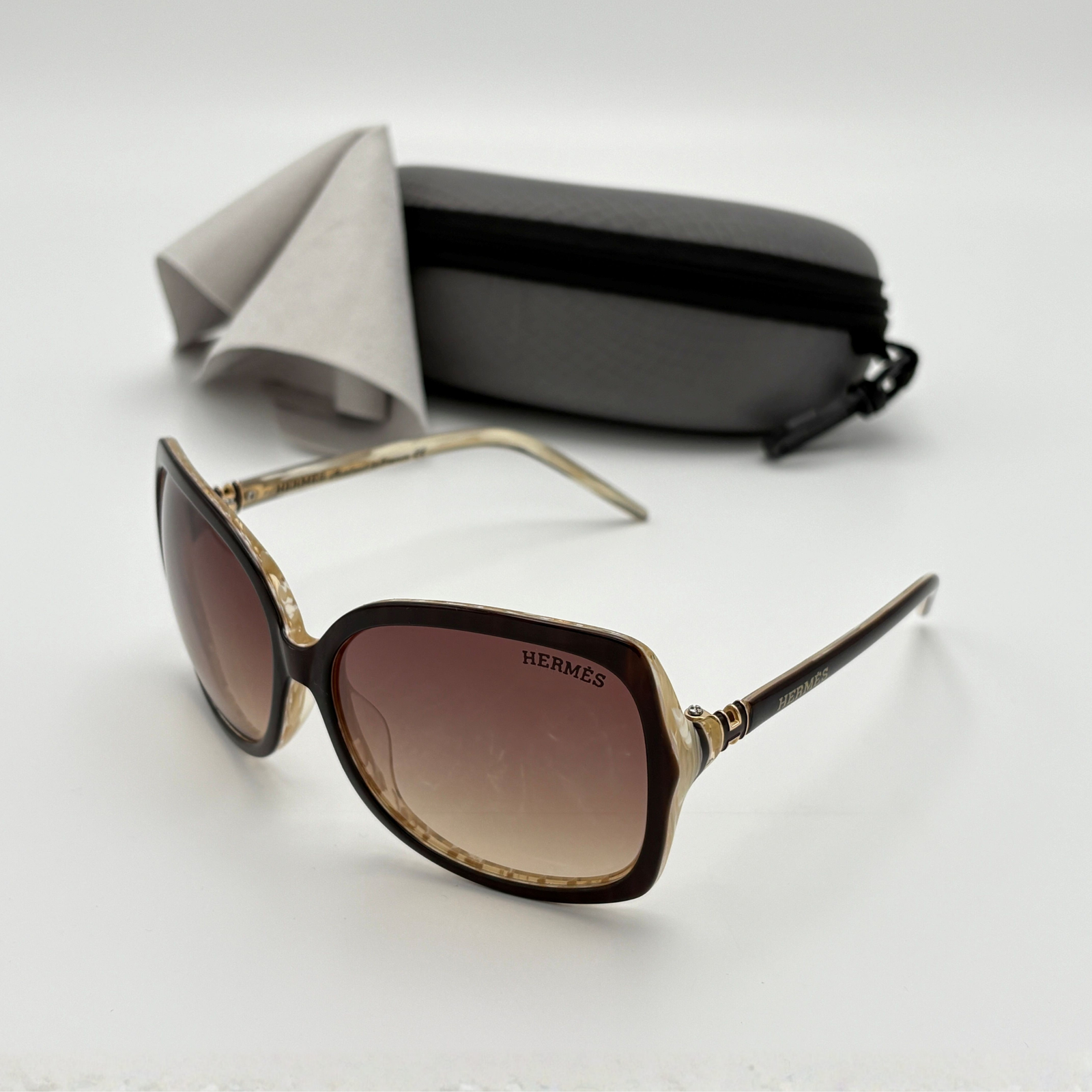 Buy Eyeglasses, Blue Light Glasses, Lenses & Sunglasses Online display picture 2