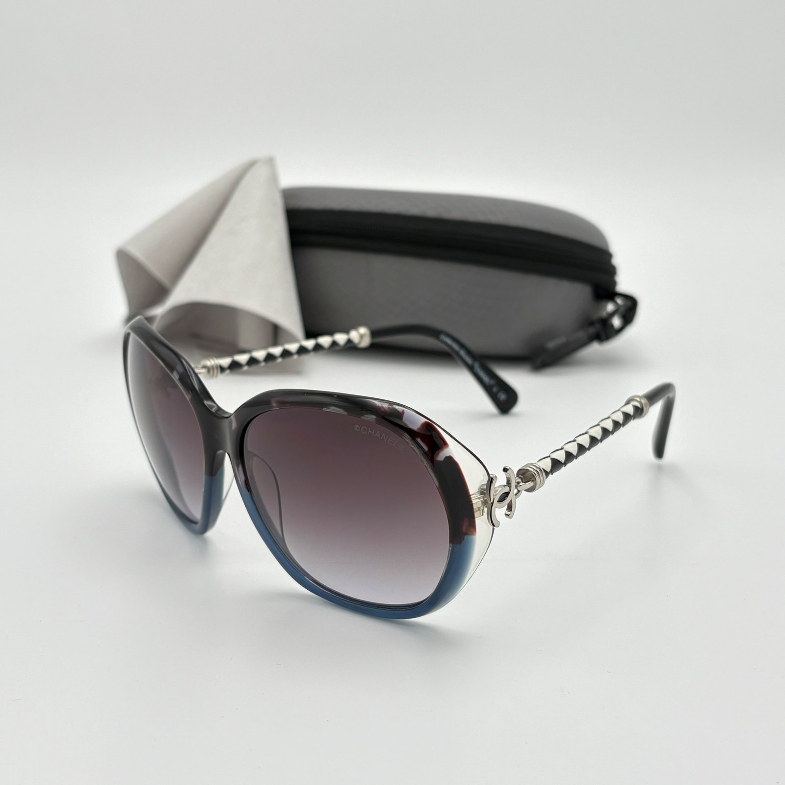 Chanel Classic - Transparent